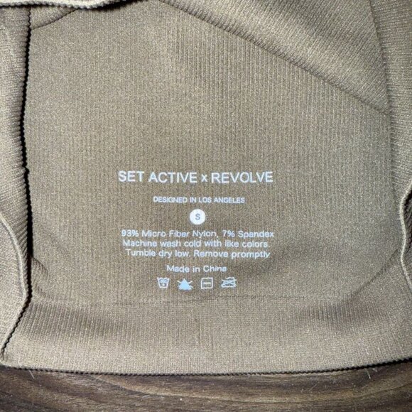 Set Active Box Cut Sports Bra - Picture 4 of 5